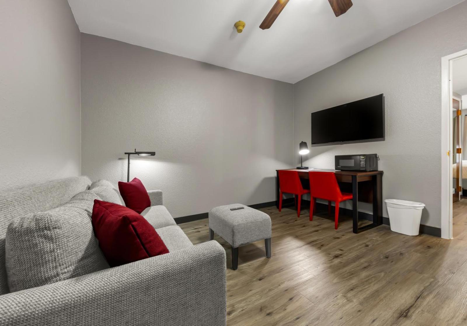 Hotel Hawthorn Extended By Wyndham College Station